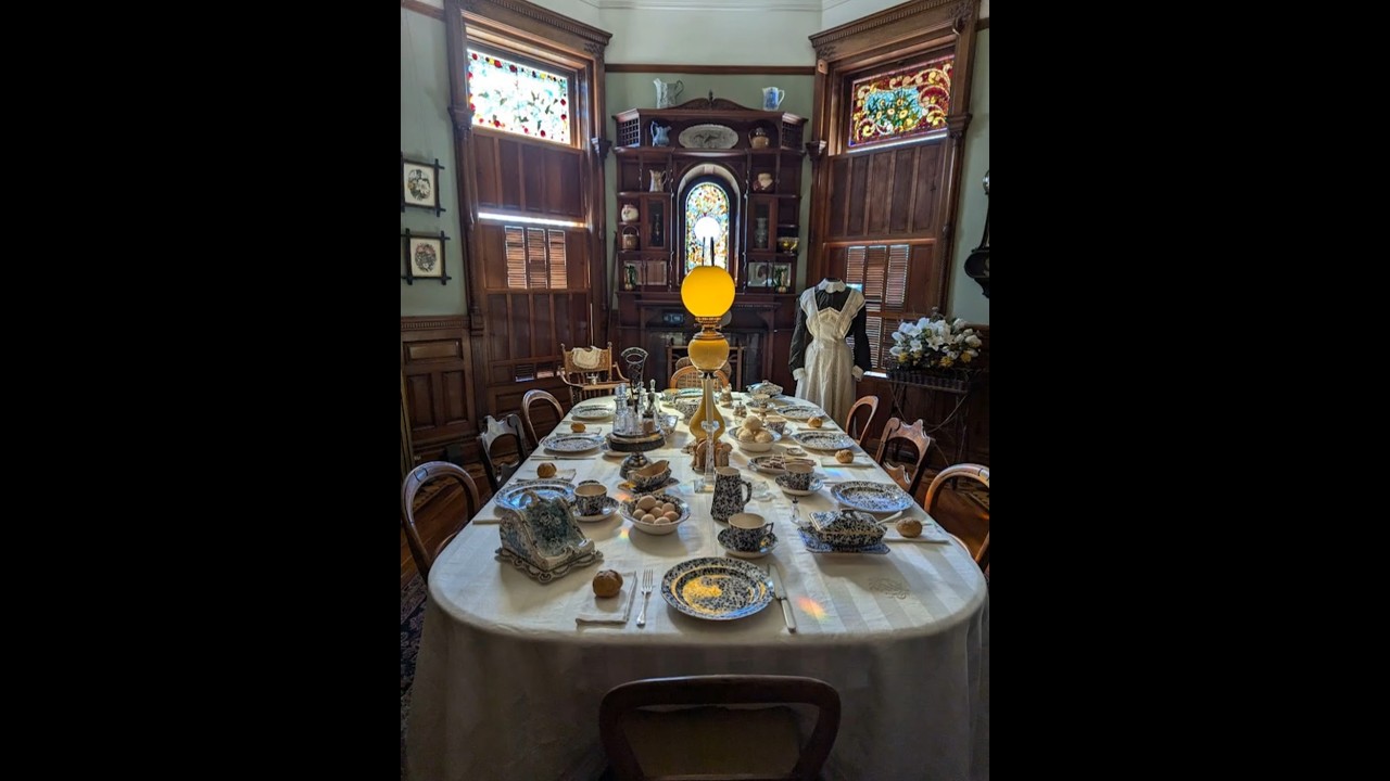 Explore Craigdarroch Castle in 14 Seconds &ndash; A Victorian Masterpiece