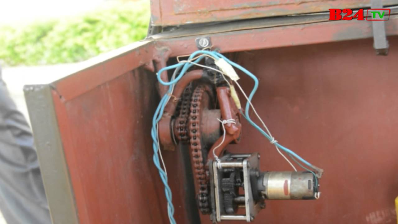 Burkina Faso : Un élève fabrique une voiture électrique