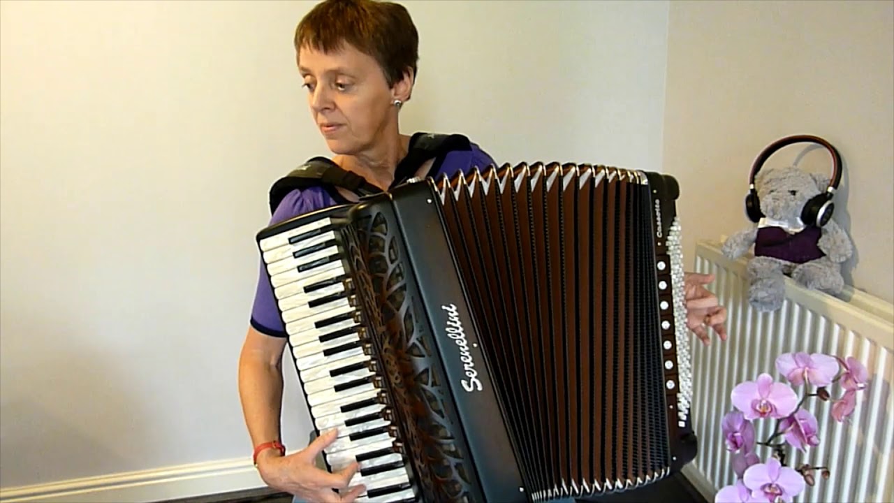 Golden Slippers played by Helen Rich On Accordion