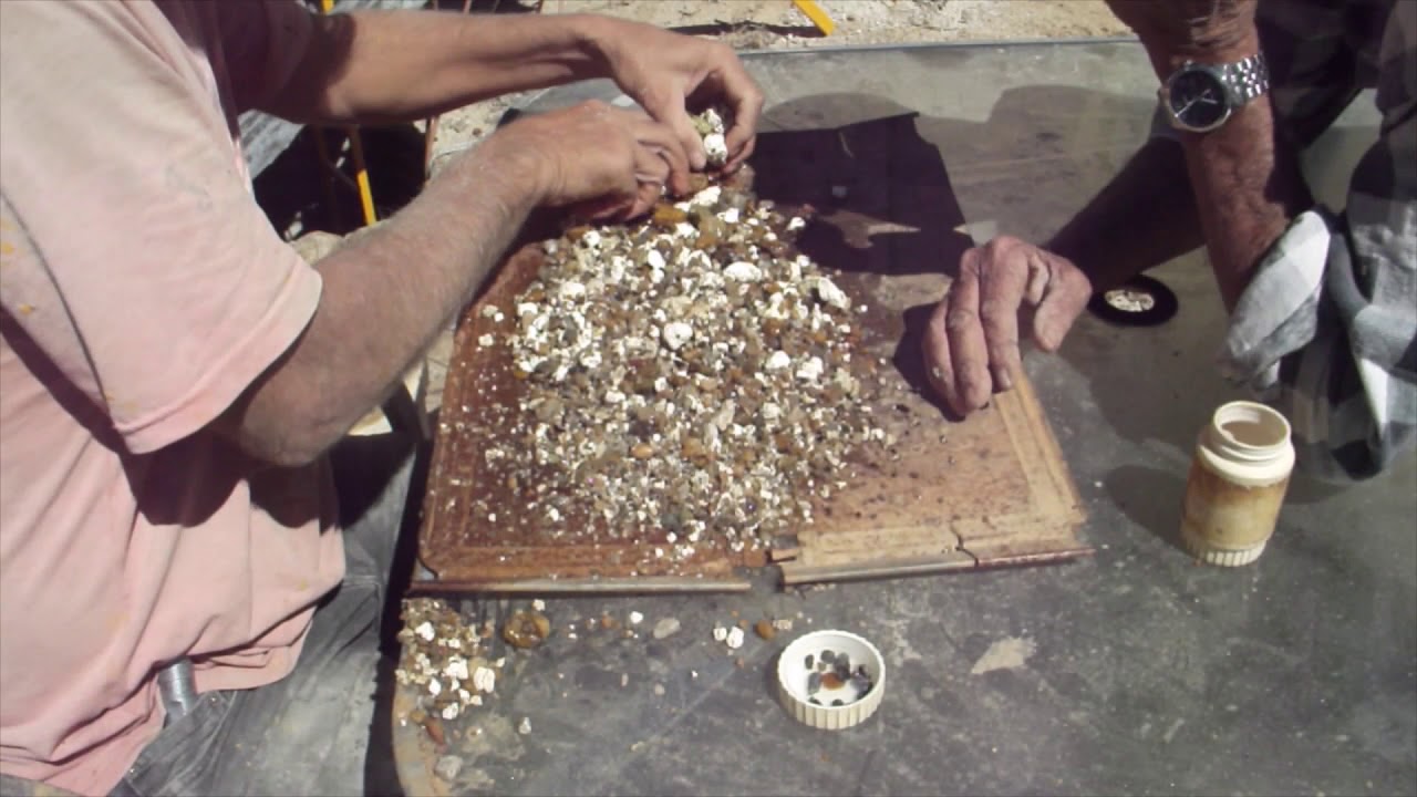 Sapphire Mining Australia , Tim's Adventures, nice little parti [V:39]