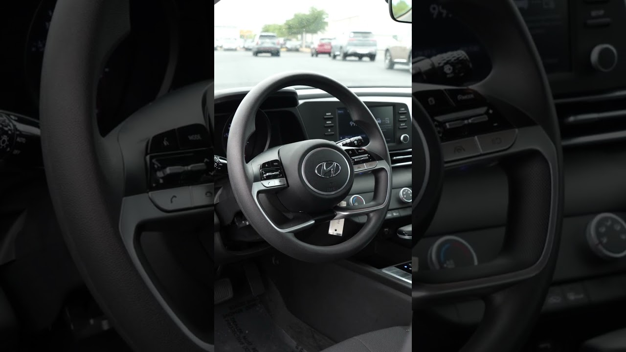 2021 Hyundai Elantra SE | Universal Hyundai
