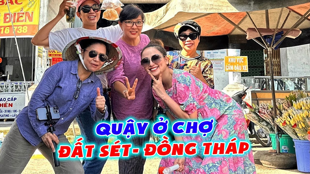 Bà con chợ Đất Sét Đồng Tháp vỡ tung khi thấy nhóm, cô chú vé số cũng mừng vì biết nhóm sẽ mua vé số