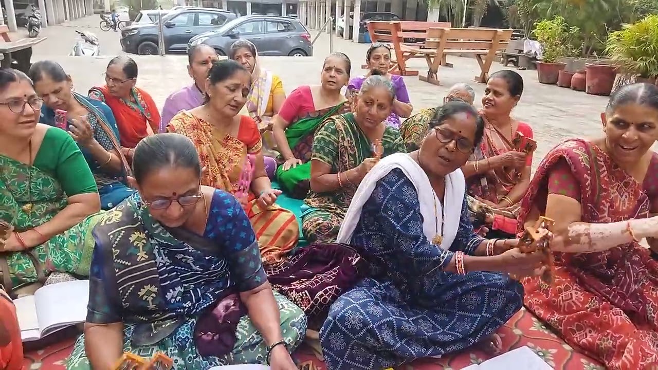 હોળીમા કરી ગયો હેરાન જશોદા તારો કાનુડો 🙏ખુબ જ સરસ ભજન છે આખું શાંભળજો ખુબ જ મજા આવશે🙏