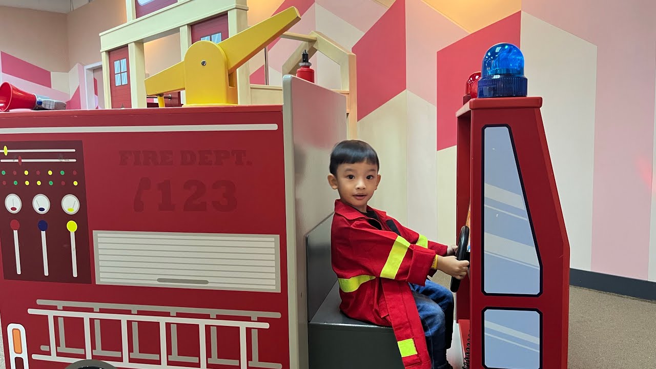 BERMAIN DI PLAYGROUND KIDZLANDIA GRAND INDONESIA MALL