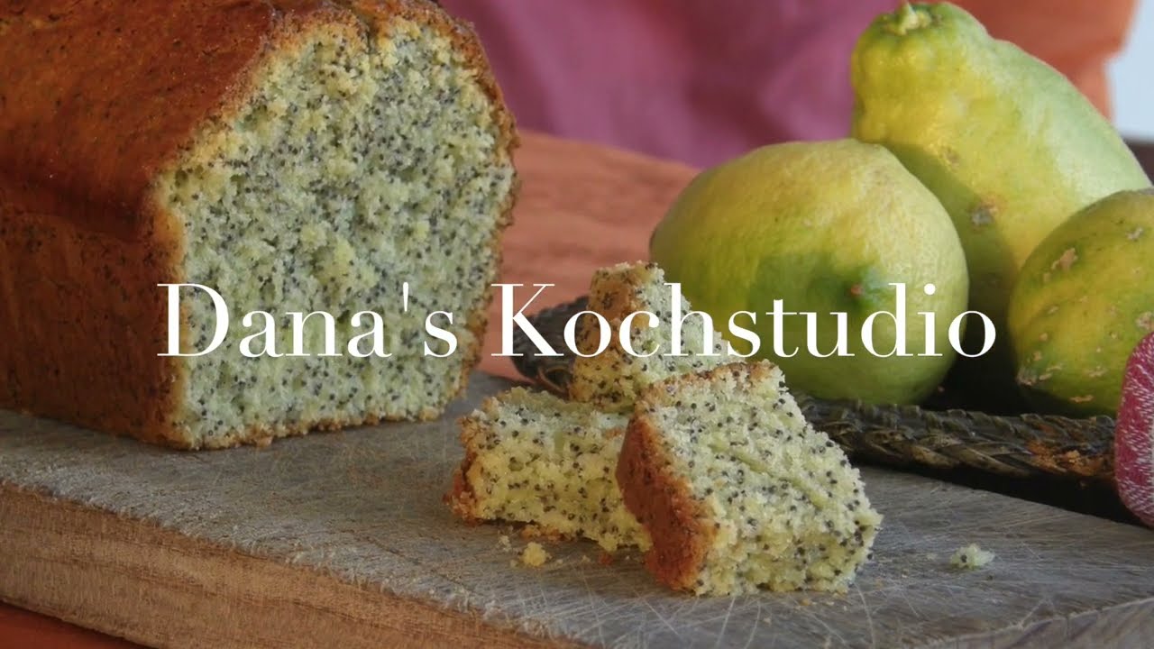 Mohnkuchen nur mit Eiweiß!!! Aus Eigelb machen wir nämlich Eierlikör nach Omas Rezept. :-)