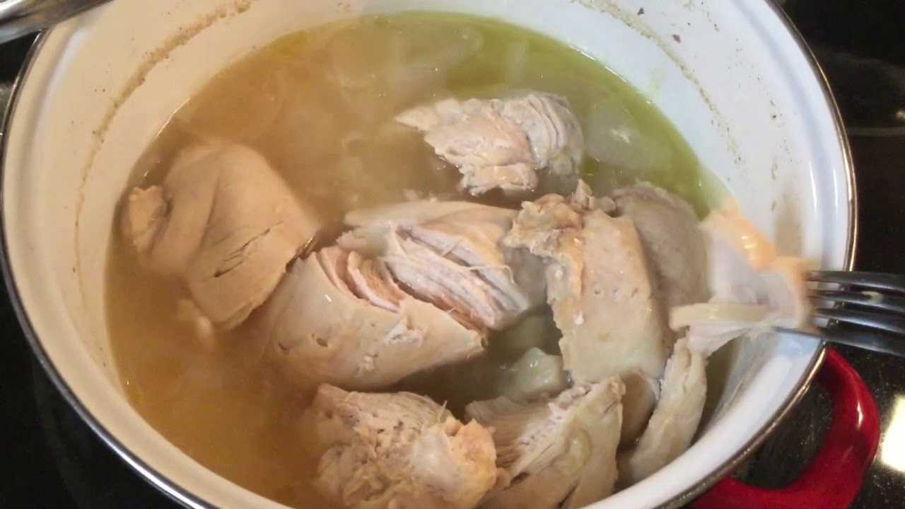 como cocinar el pollo para los pasteles boricuas. te va a encantar.