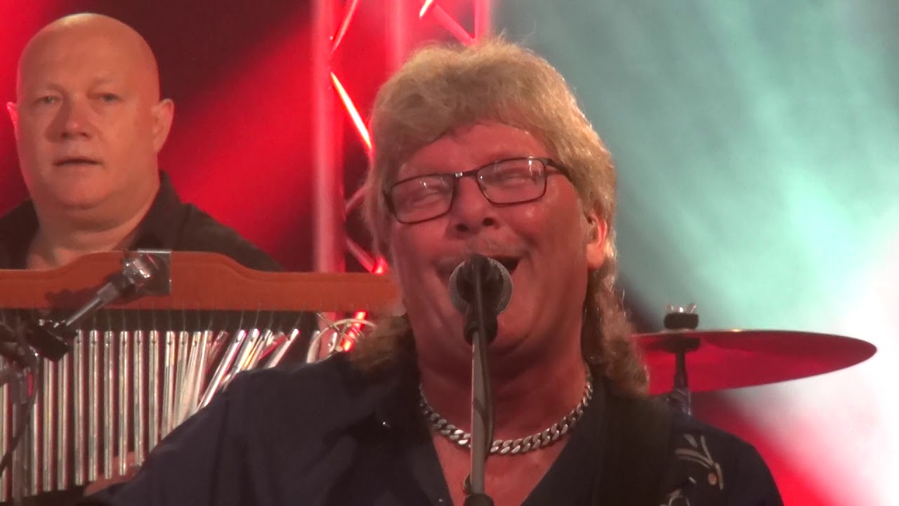 Tribute To The Cats Band / One Way Wind