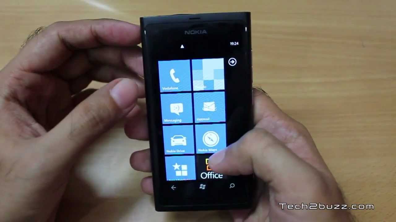 Nokia Lumia 800 First looks & Overview