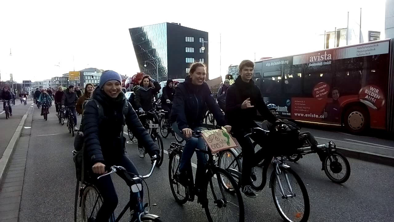 Friday 4 Future trifft auf Critical Mass