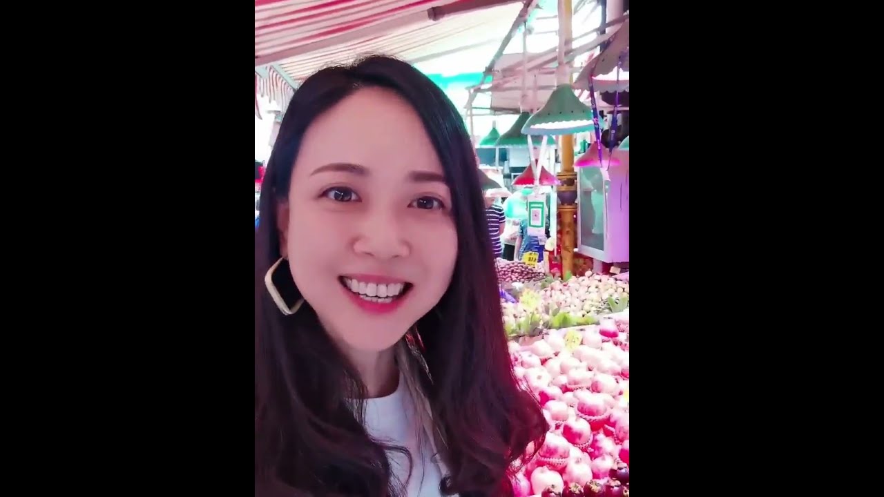 قدرمنو دوستانو، سلامونه! جوړ تازه د کون مينګ ښار په کرنيز بازار کې کومې تازه مېوې او سبزۍ پلورل کيږي