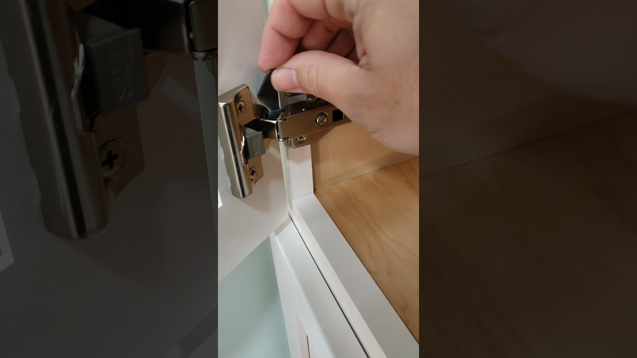 Titus restrictor clip (angle limiter) installation on T-type hinge