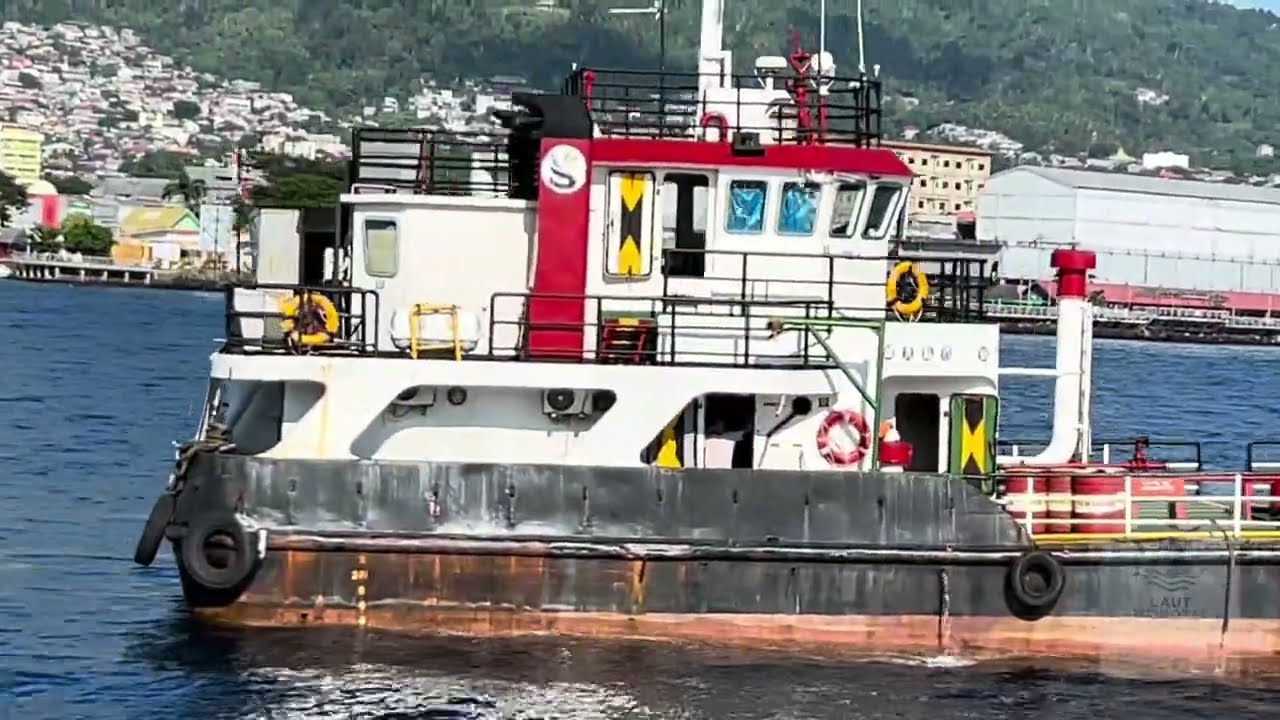 Sunrise dari Perjalanan KM Aksar Saputra 09 hingga Sandar Pelabuhan Ternate