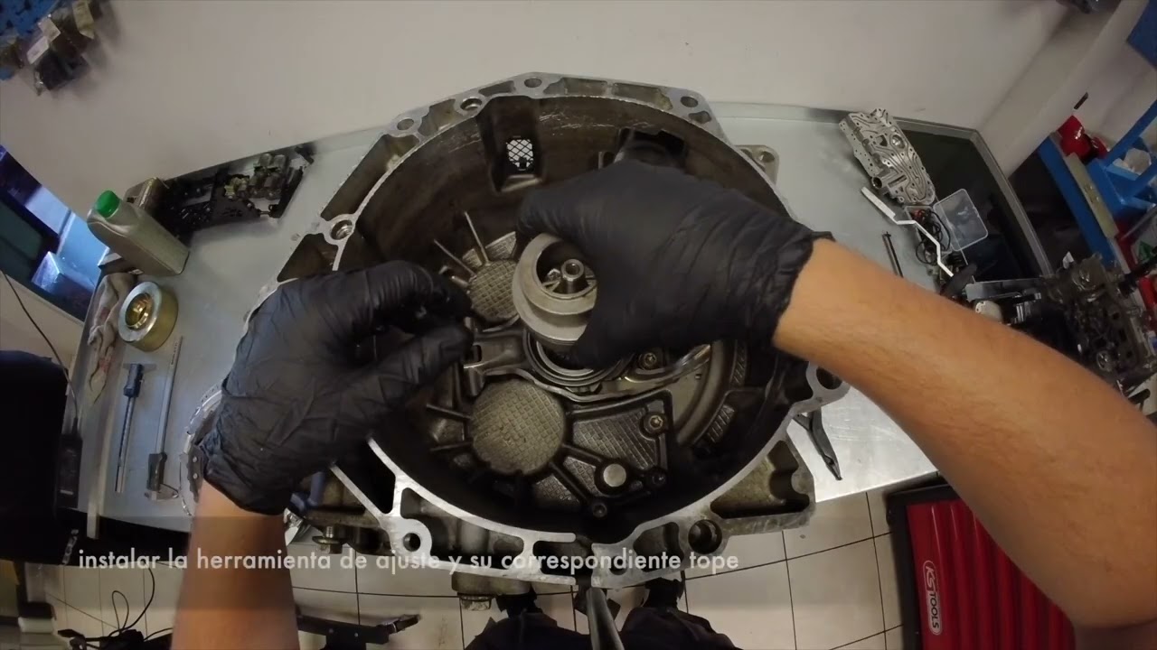 Procedimiento para reemplazar y ajustar el embrague doble de una transmisión DSG 7 velocidades de VW