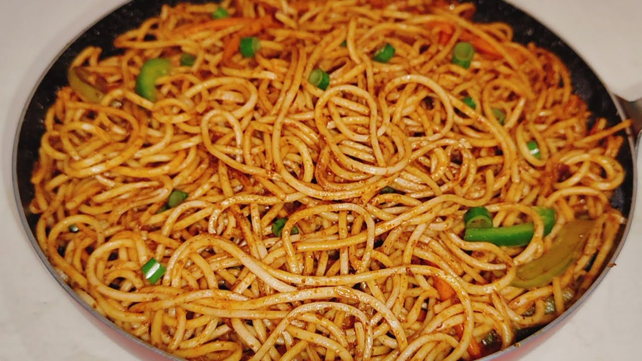 Veg Chowmein Easy Recipe | वेज चाउमीन बनाने का आसान तरीका | Street Style Veg Chowmin|Tajmina kitchen