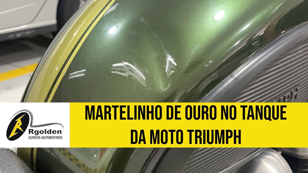 Martelinho de Ouro no Tanque da Moto Triumph