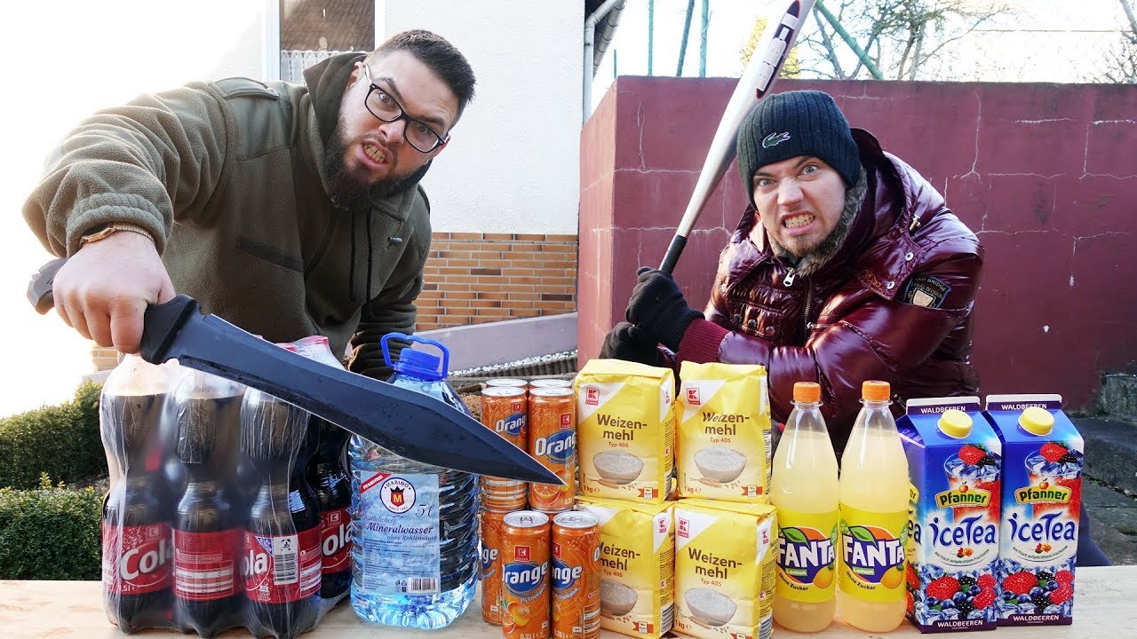 GLADIATOR SWORD EXPERIMENT! - Cutting through things (very sharp)