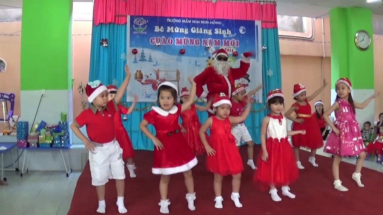 Bé vui Noel 2017 - Trường Mầm Non Sen Hồng