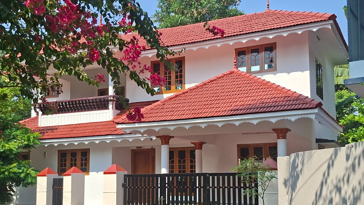 House for sale manarcadu town call: 9947121024 