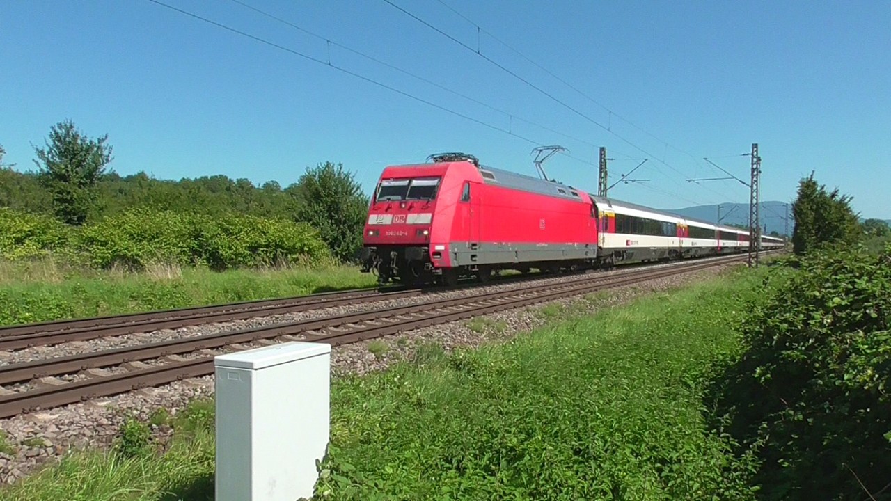 Compilation : les Eurocity et les Intercity en rames tractées  (année 2025)