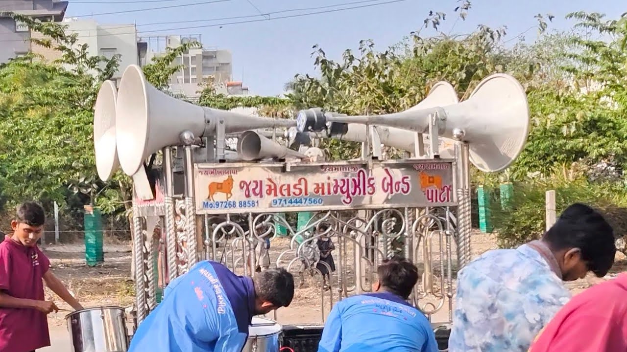 #vlogger   જય મેલડી માં ગો સેવા મ્યુઝિક બેન્ડ મોડીદર #Rajkot 