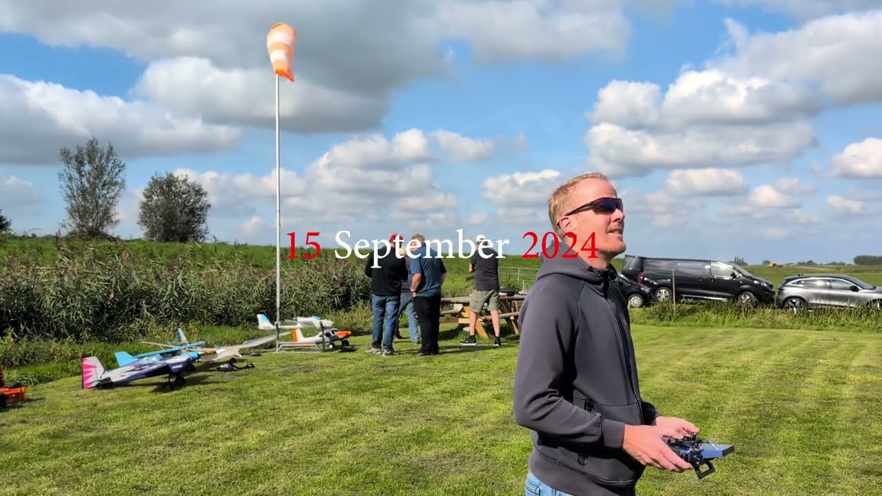 GHD240915 - De zondagmiddag vliegers