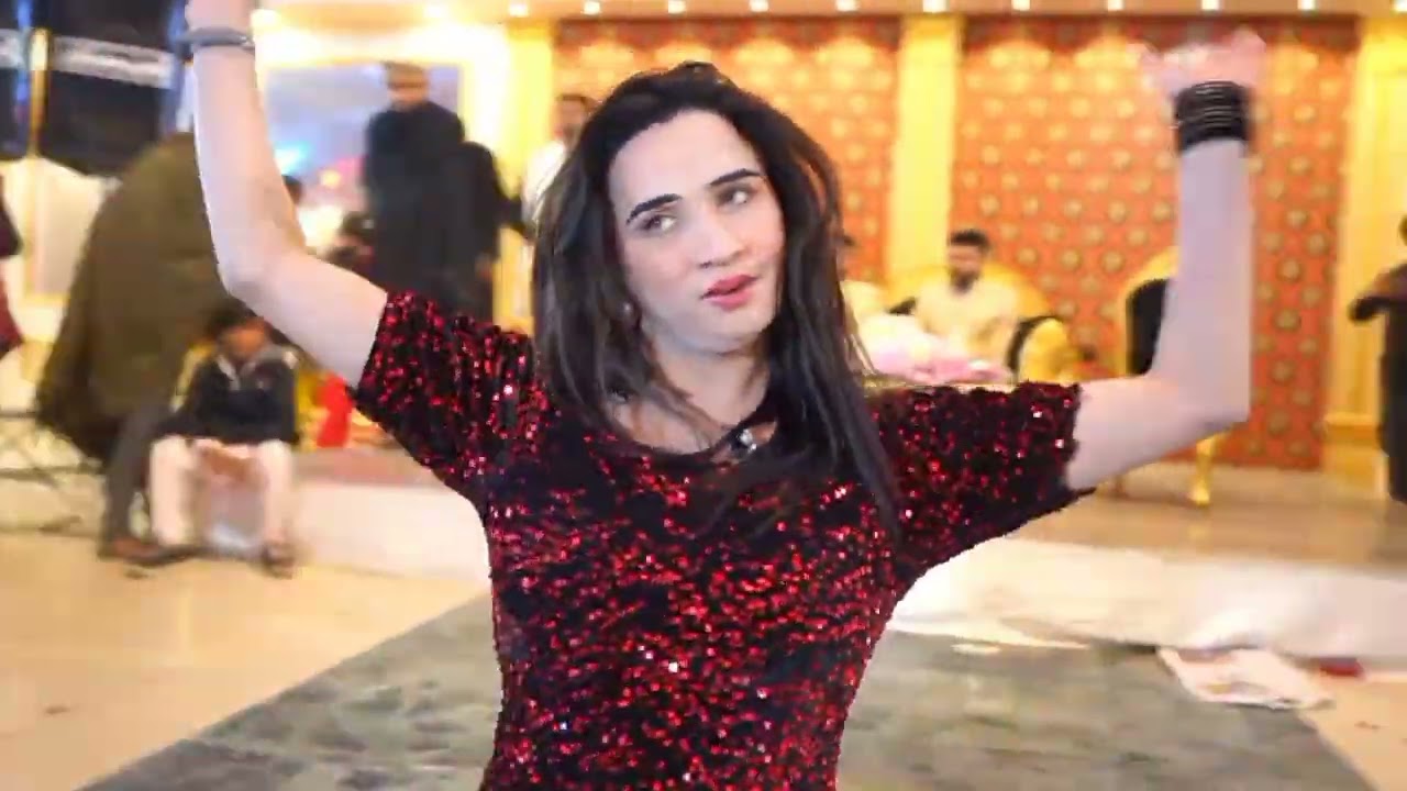 Tery wrga sohna ty koi ni#viralvideo #indiandance #mehndidance #dance #mujramasti 