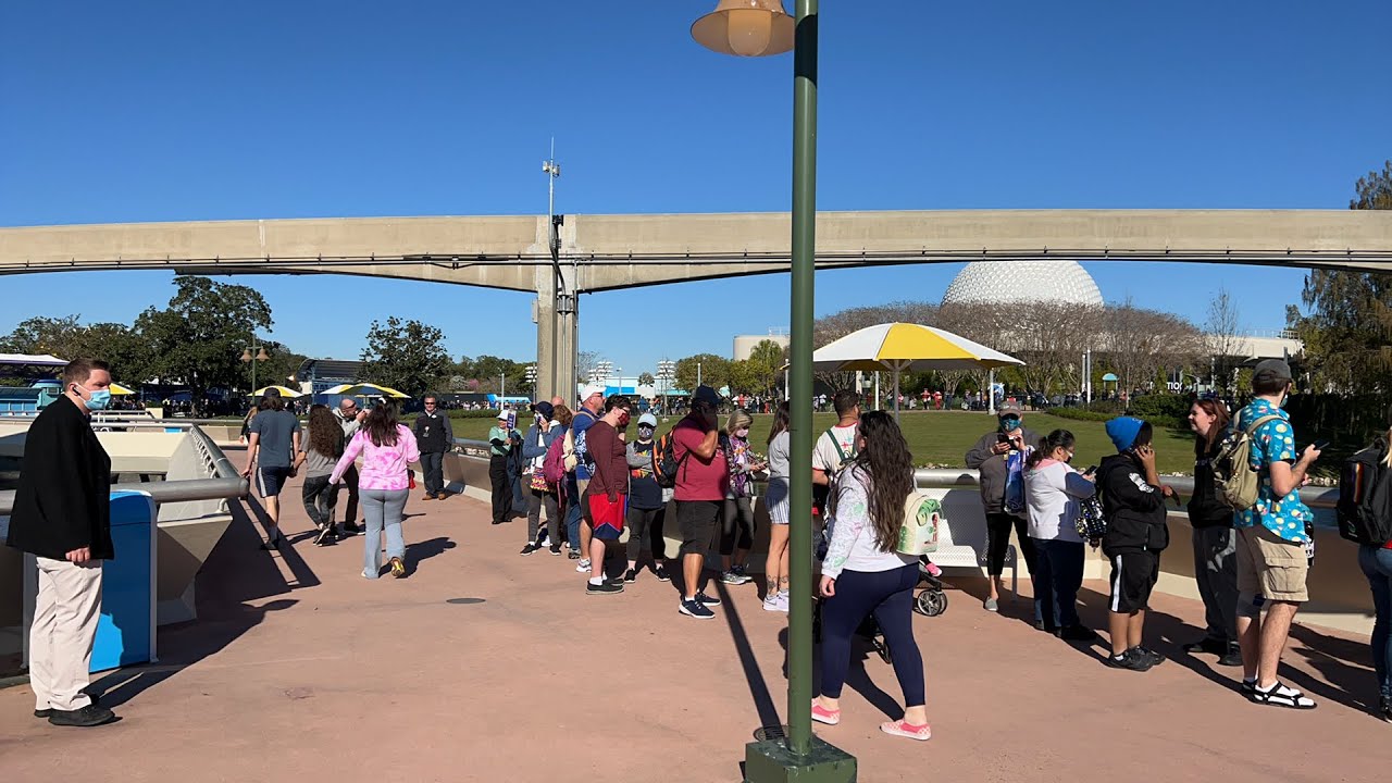 The LONGEST Disney line I&rsquo;ve EVER seen!!! Figment popcorn bucket MADNESS!!!