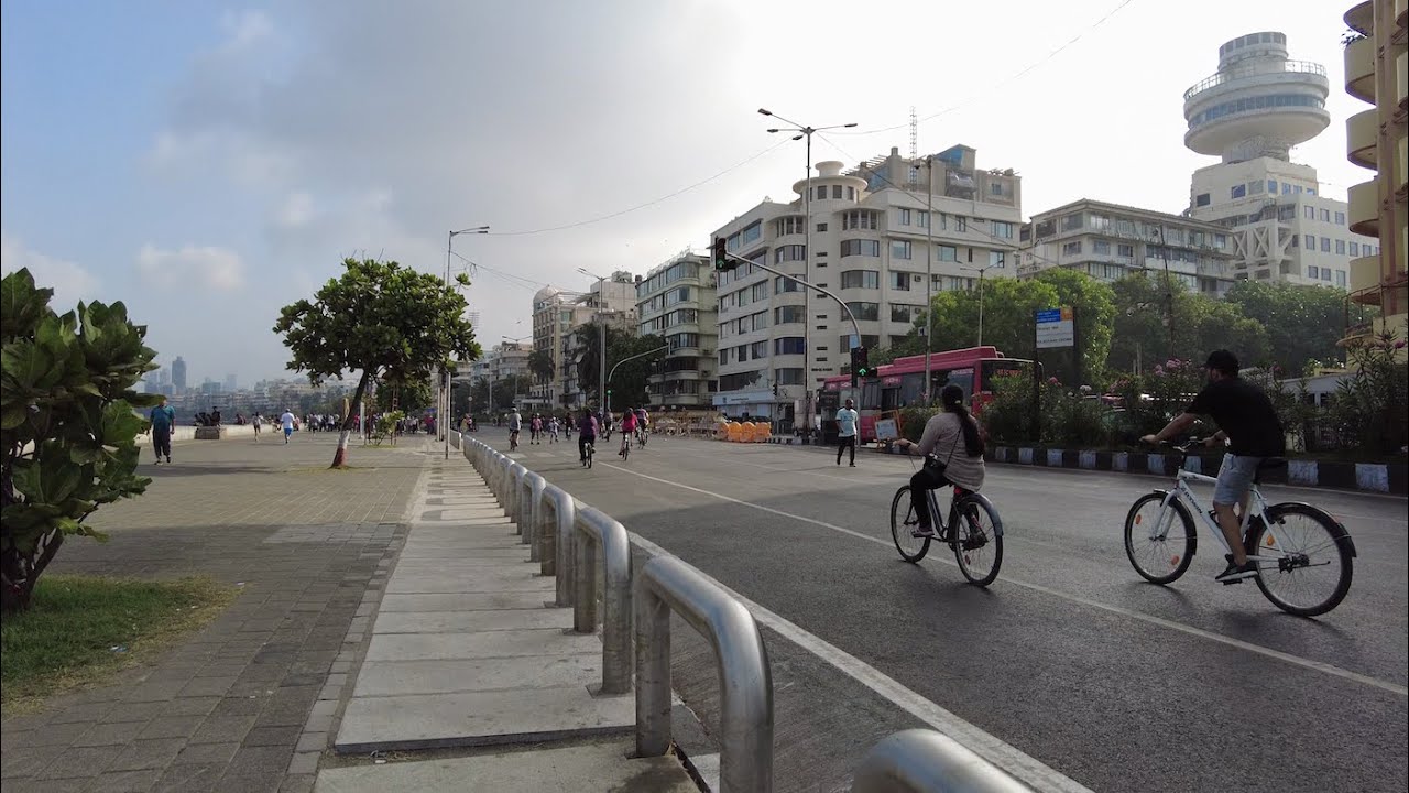 4K Walking Tour of Marine Drive | Mumbai's Liveliest Place 