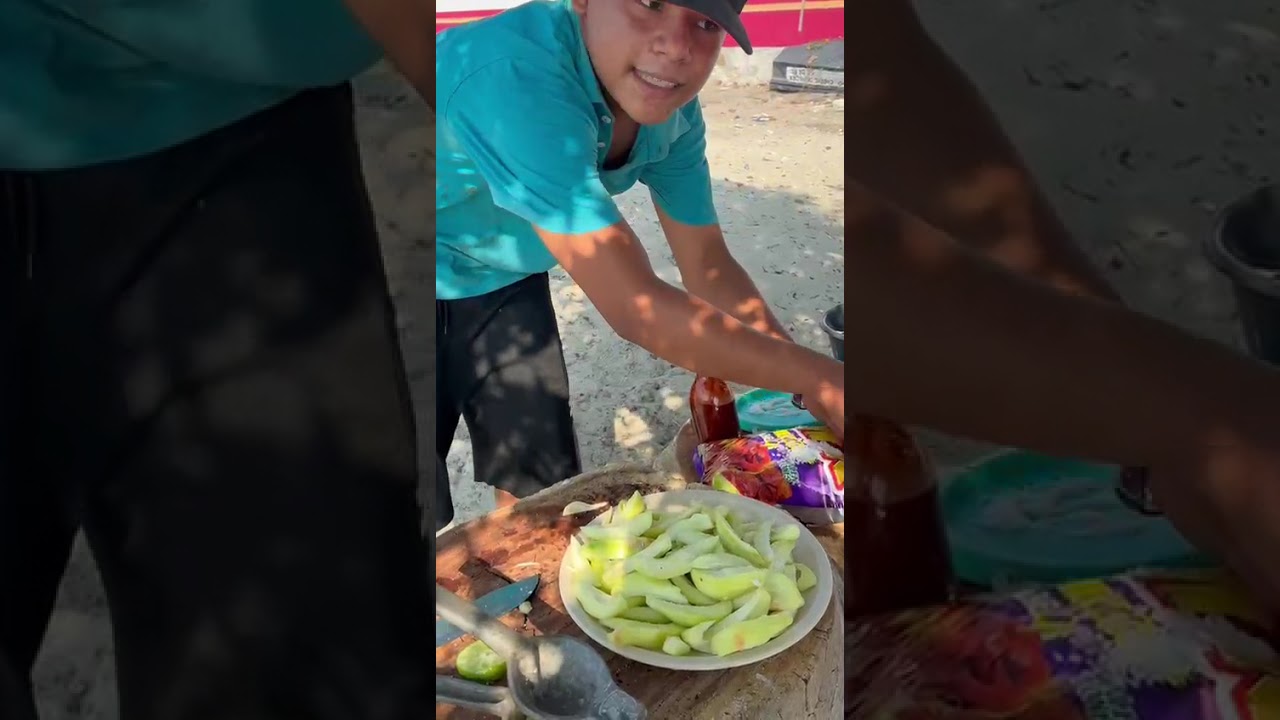 Aquí comiendo unos mango 🥭 #enchilado raza