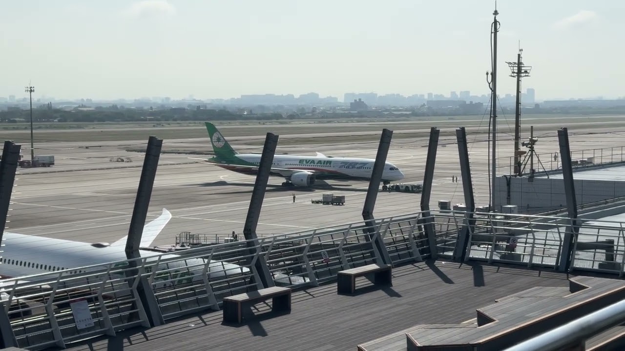 Airplane Watching at Taiyuan International Airport on November 24, 2025