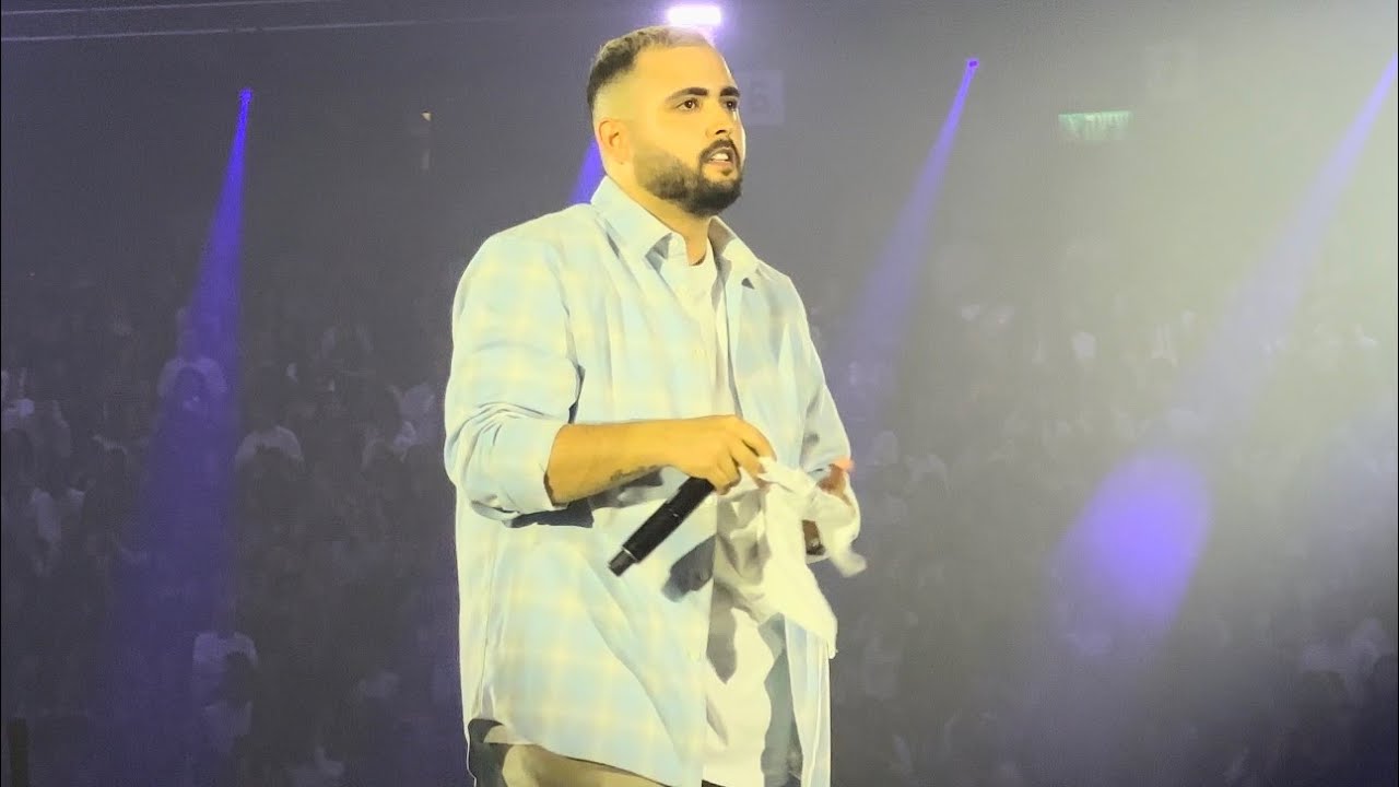 אושר כהן - מנגן ושר (היכל מנורה 12.3.24)