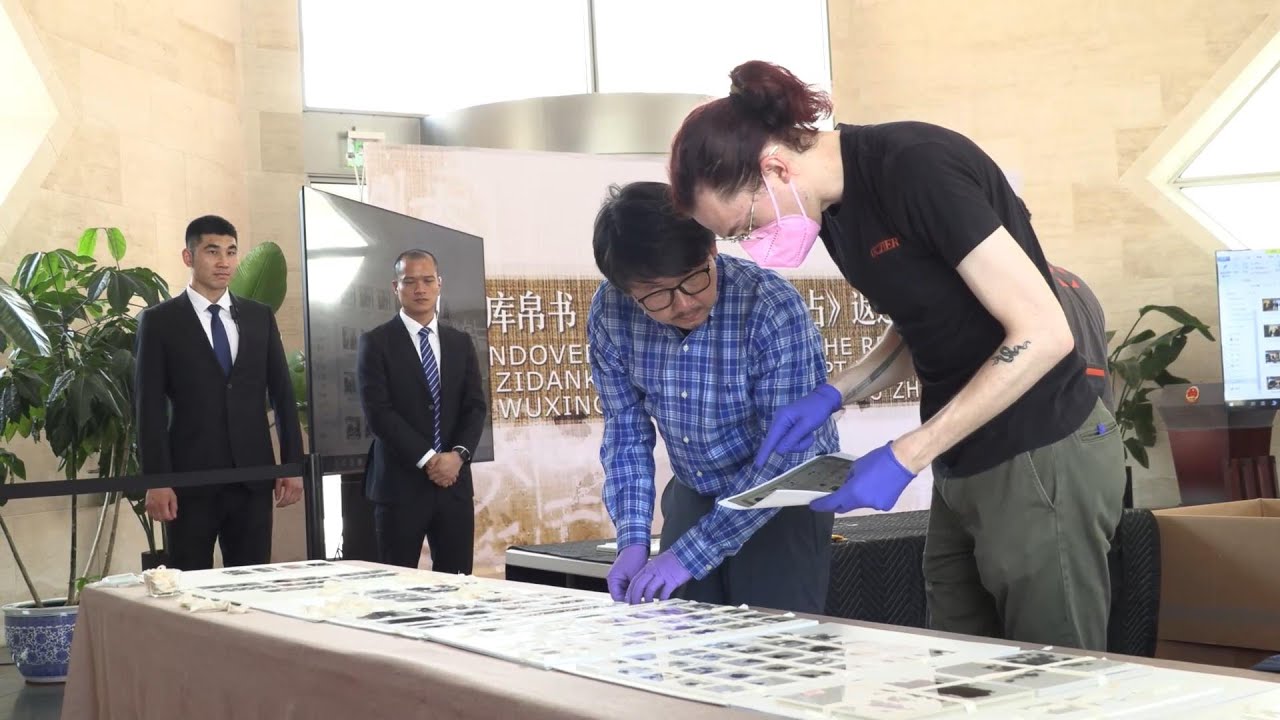U.S. museum returns to China ancient silk manuscripts from Warring States period