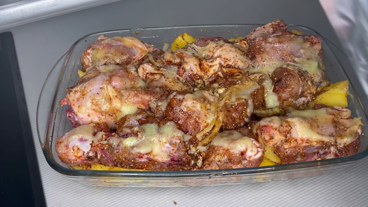 Курица с картошкой в духовке.быстро и вкусно.