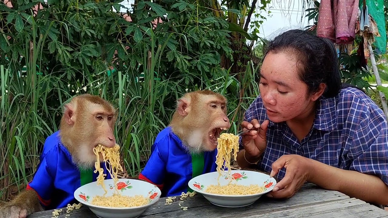 Wow SokYaa So Incredible Hungry Even Eating Like This, Amazing