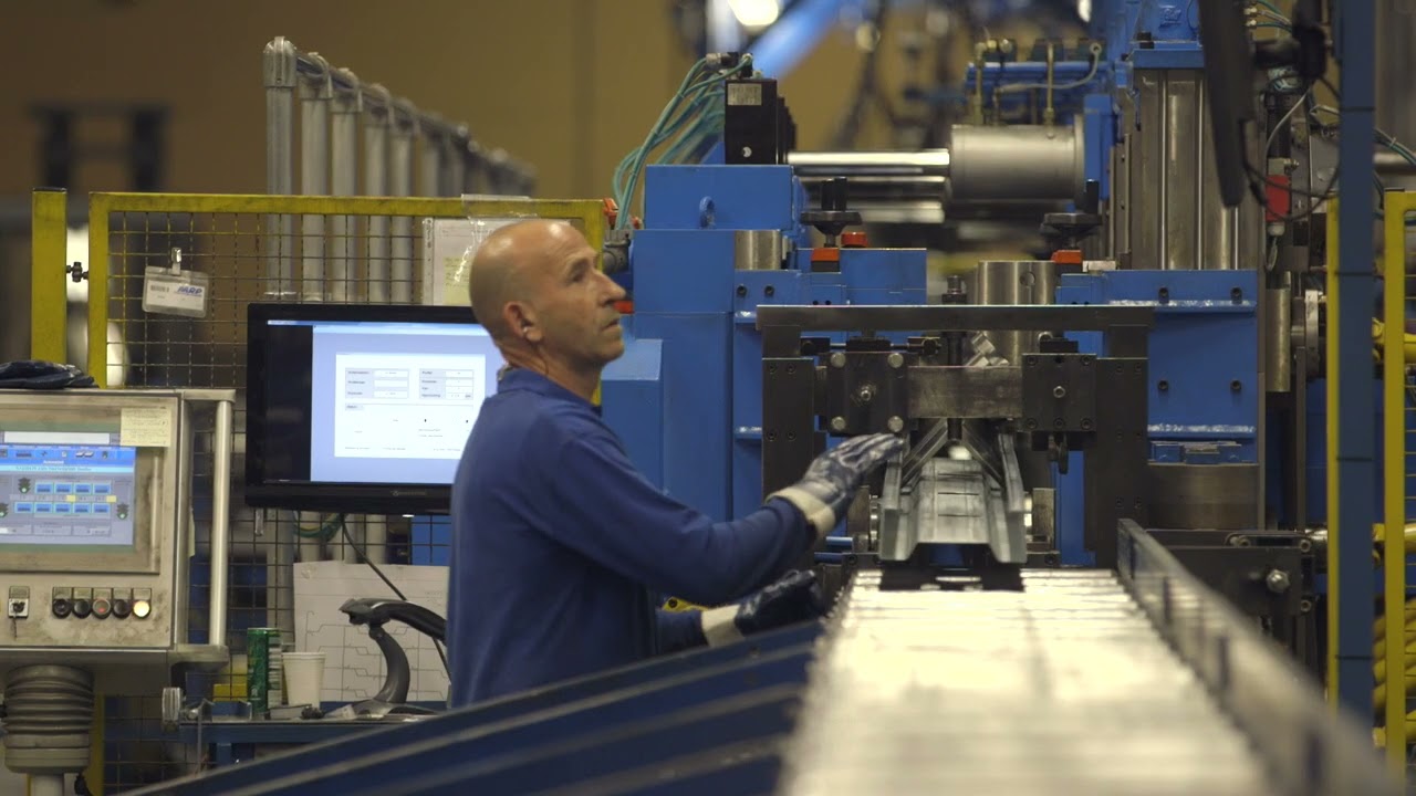 Produktion af Duofor svalehaleplader og Combifor