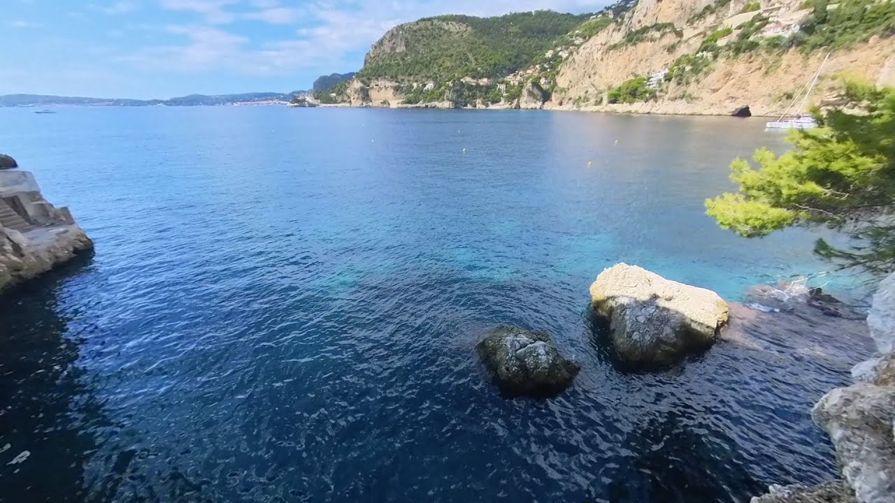 Promenade Cap-d’Ail (on a sunny day)
