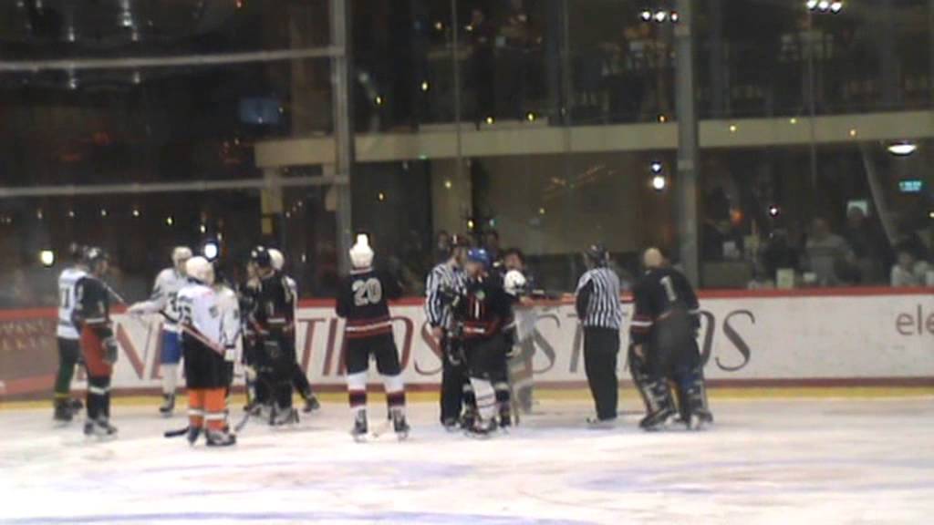 Monstrai vs Strangers