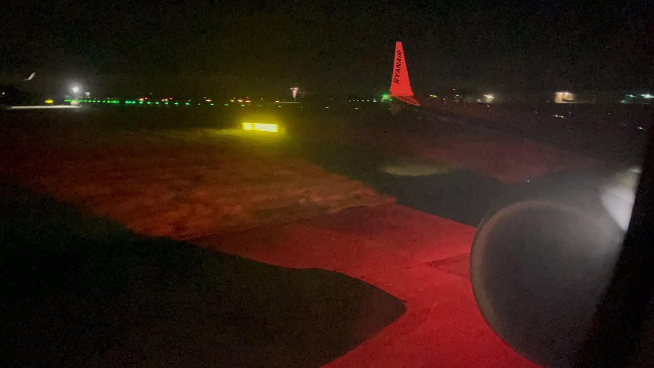 FAST TAXI | Ryanair B737 MAX Landing at Stansted Airport