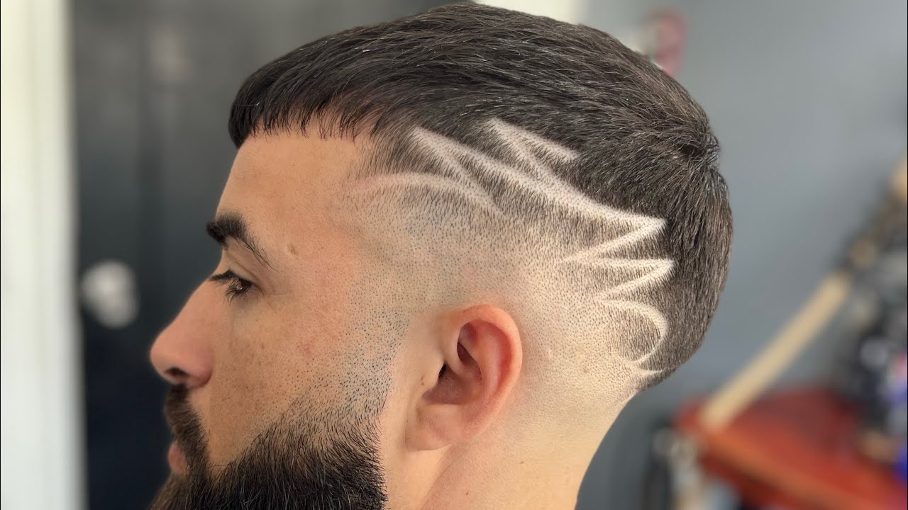 Como hacer un Freestyle (Diseño Fácil ) Fade Medio Y Diseño - Tutorial de Barbería 2023 #barber MB