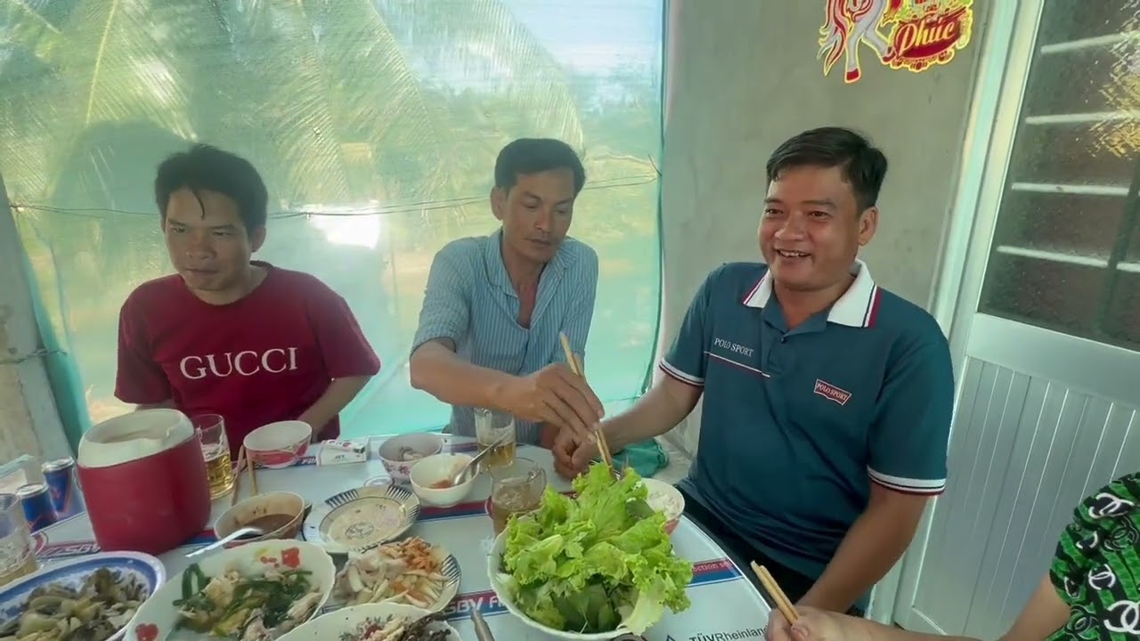 Nhậu lai rai ngày tết anh em xum hợp