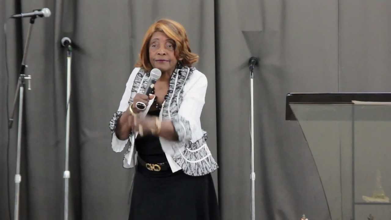 Епископ Эрнестина Римс на служении World Harvest Ministries 28 сентября 2012 г.