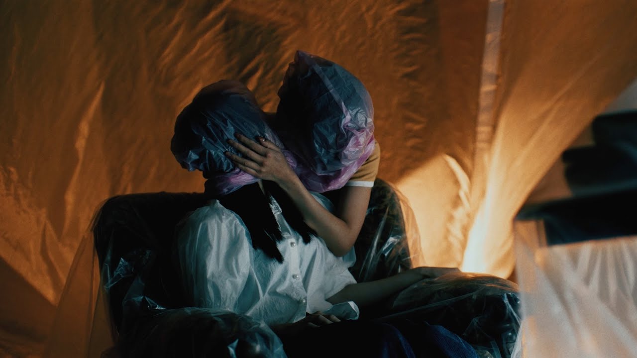 Amber's『Unchain×Unchain』Music Video