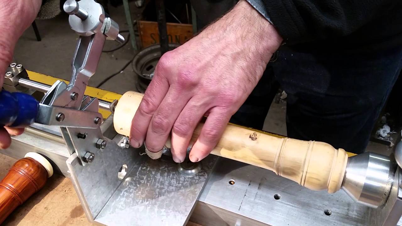 Recorder making. Cutting the windway