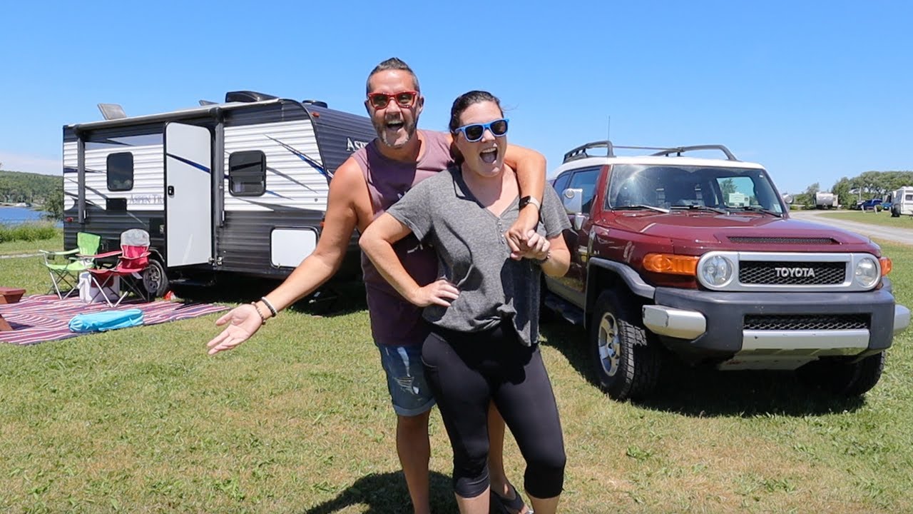 НАШ НОВЫЙ ДОМ на колесах 🚐 🏠 Мы купили автодом + Toyota FJ Cruiser 😲 Мы уехали из Галифакса ради ...
