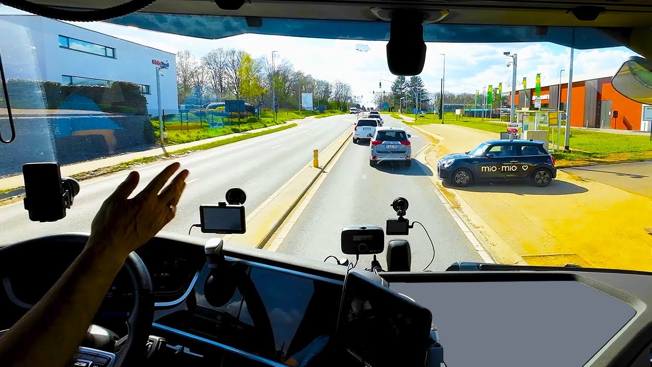 POV Truck Driving DAF XF 480 Beringen Belgium , 4K cockpit view, Narrow city roads
