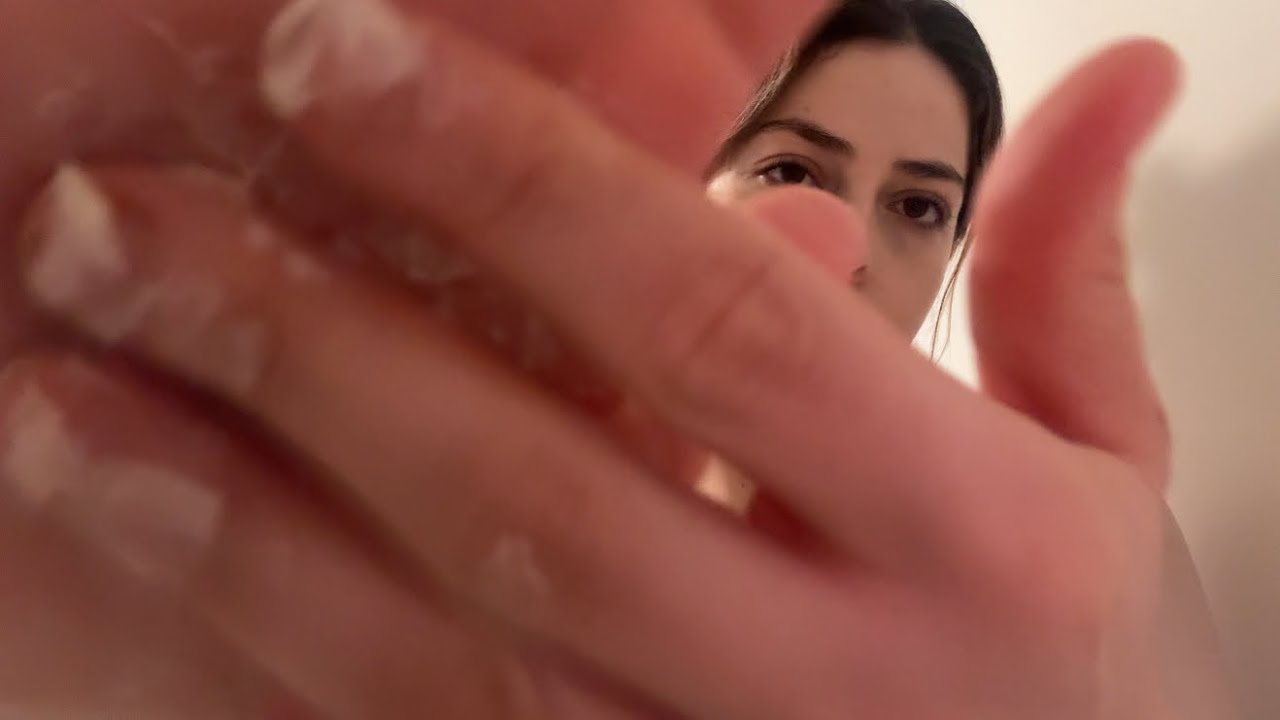 ASMR rápido MASAJE RELAJANTE con crema| cuello & hombros | sonidos clicky, susurros, hand sounds 💆🏻
