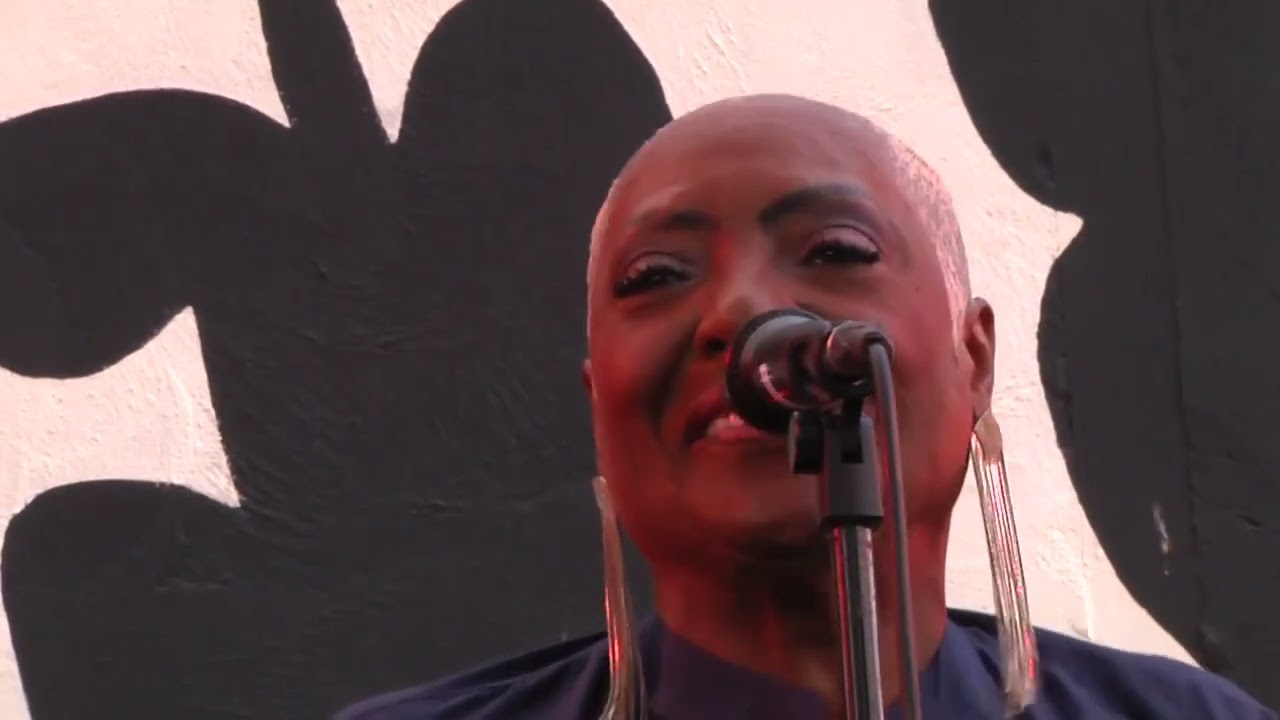 Martha High & The Soul Cookers - Lean on Me/Respect