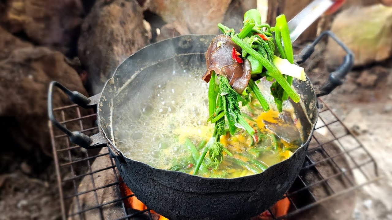 วิถีบนดอย แกงหน่อไม้จากผักรอบสวน