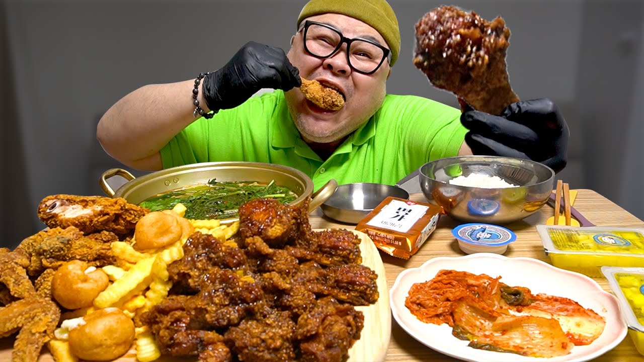 치킨 3만원 시대에 12,000원짜리 치킨이?! 치킨대마왕 허미노 등장!│Chicken Mukbang Eatingshow