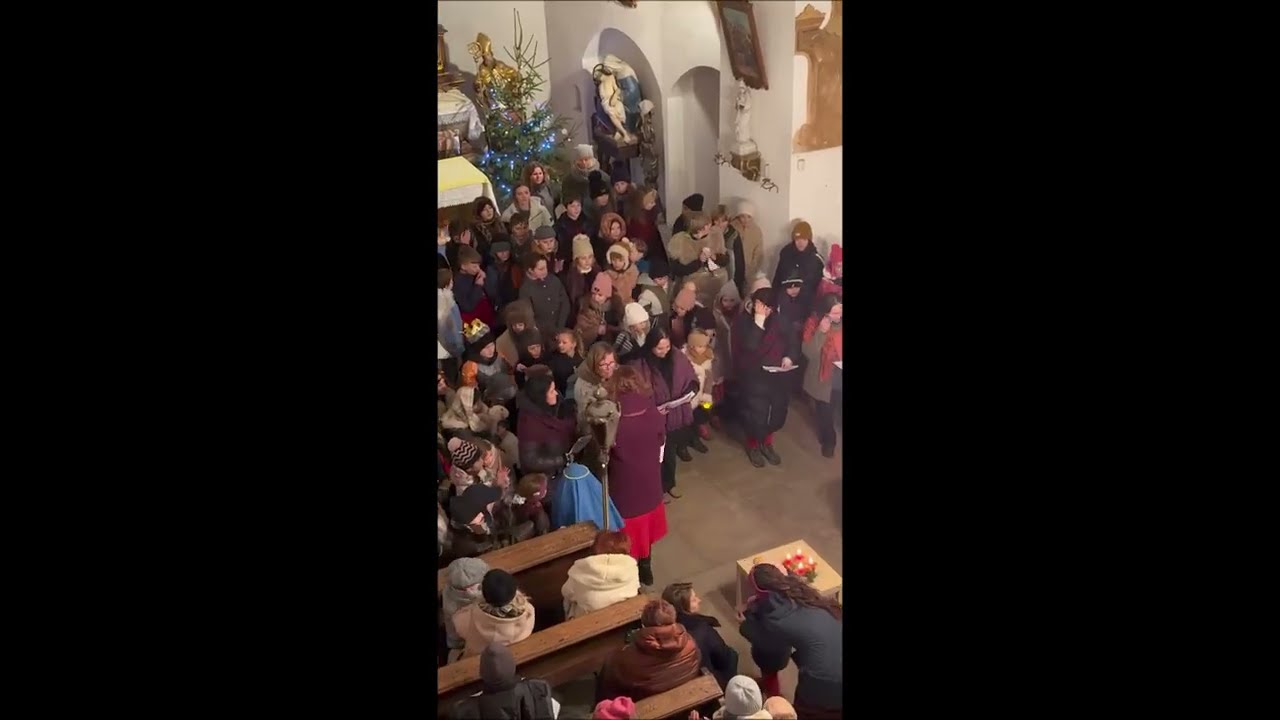 Vánoční koncert zaměstnanců a dětí ze školy a školky v Oknech 2025